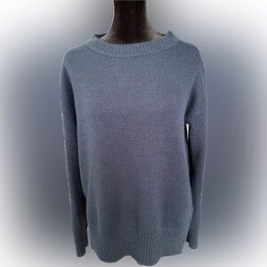Banana Republic Cozy Crew Neck Sweater - Size Medium - EUC